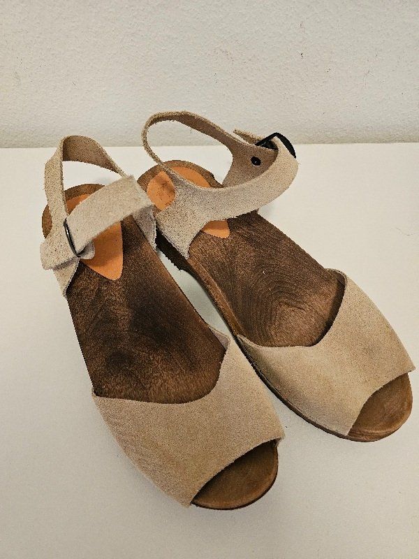 Scarpe da uomo: Clogs, Sand Farbe, Gr. 45 - Extra Anfertigung – Nuovo (secondo la descrizione) da Gossau SG venduto da Rono68