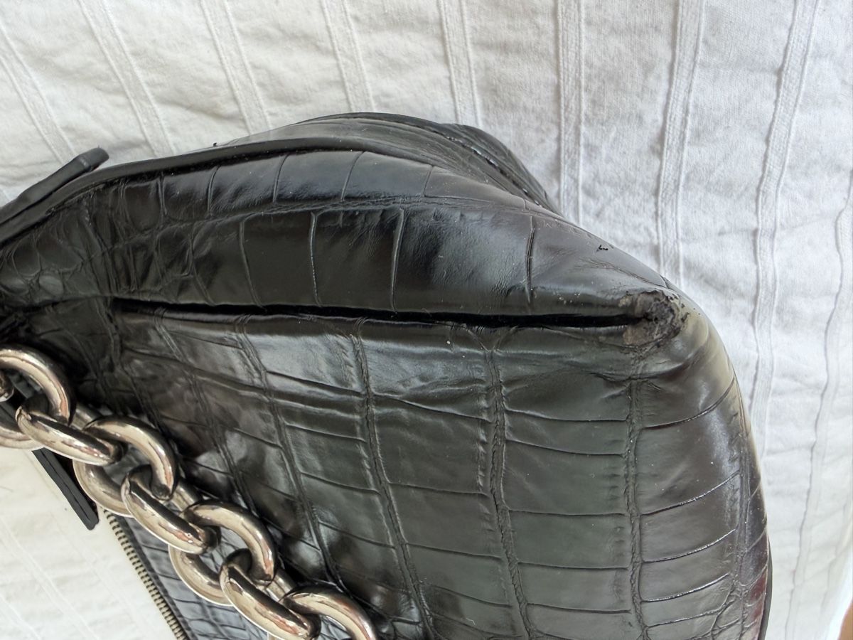 Borse da donna: Schwarze Umhängetasche mit Kette – Usato da Ostermundigen venduto da sil_kcw2 2
