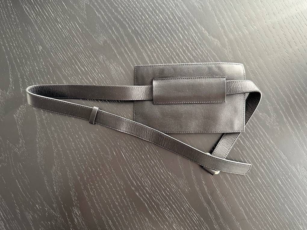 Massimo Dutti Borse da donna: Massimo Dutti Gürteltasche – Nuovo (secondo la descrizione) da Oberbüren venduto da mjt_xw5w 1