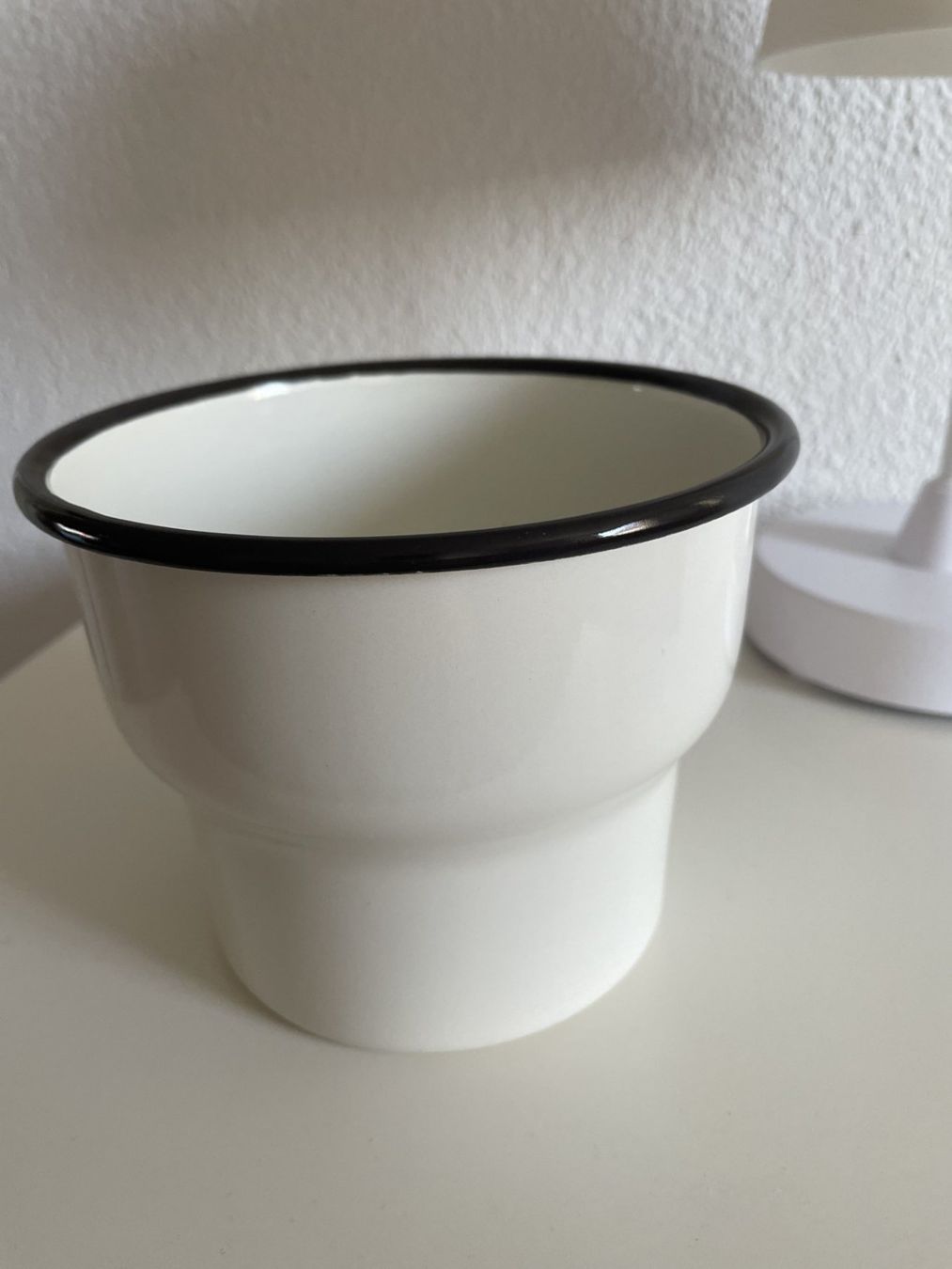 Ikea Blumentöpfe: Emaille-Übertopf, 10 / 13 cm cm Durchmesser – Gebraucht aus Winkel von Kade50 1