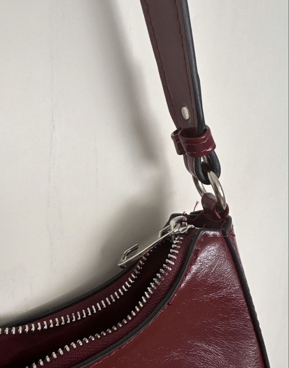Stradivarius Taschen für Damen: Schultertasche dunkelrot – Neu (gemäss Beschreibung) aus Wetzikon ZH von sarahlarissa03 1