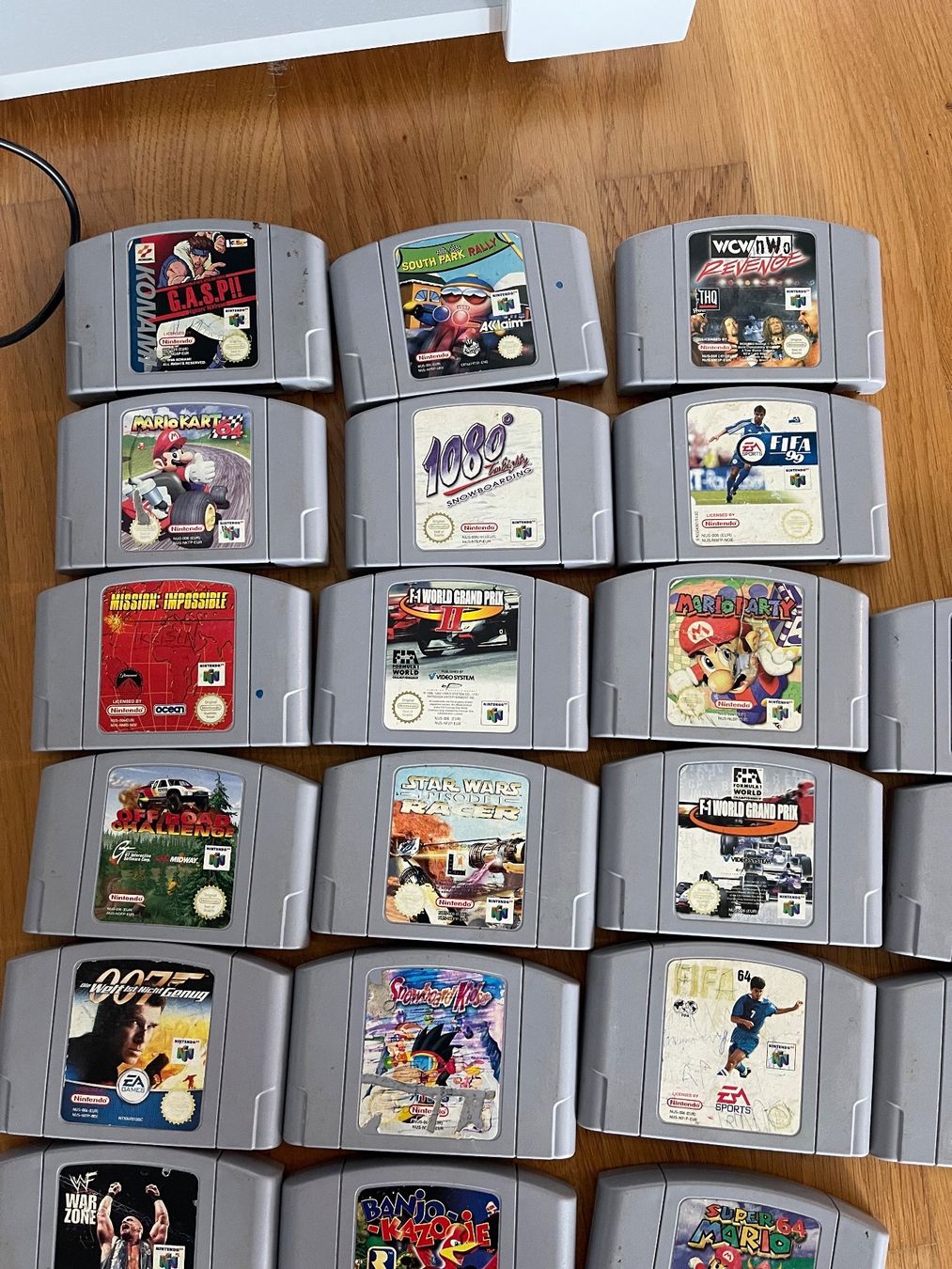 Nintendo Console: Nintendo 64 mit 3 controller und 22 Spiele inkl. Controller – Usato da Oensingen venduto da aziri123 2