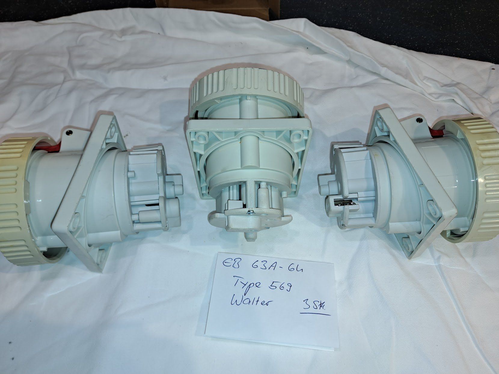 Walther Spine: Walter Einbausteckdose CEE63 Typ 569 schräg – Usato da Sargans venduto da Bomp 1
