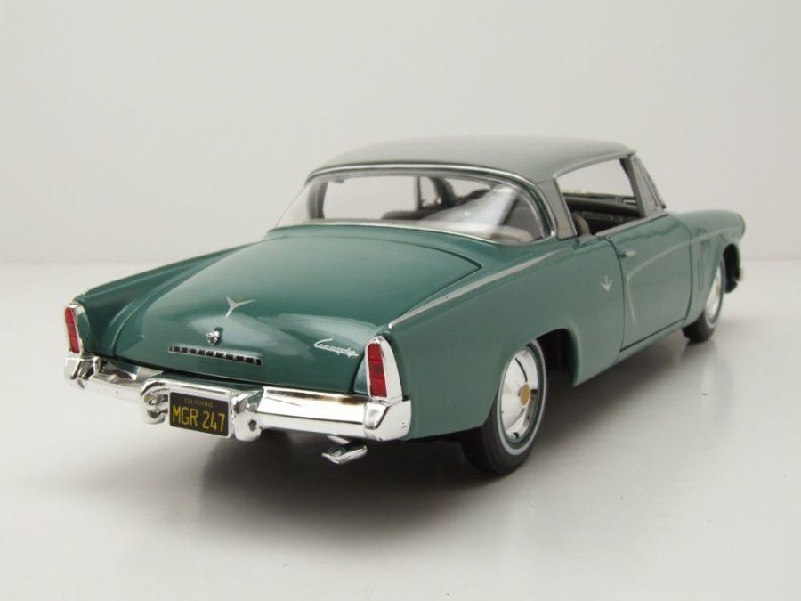 Modellautos: Studebaker Commander Starliner 1953-1955 grün / grau    1:18 – Neu und originalverpackt aus Gerlafingen von espero88 1