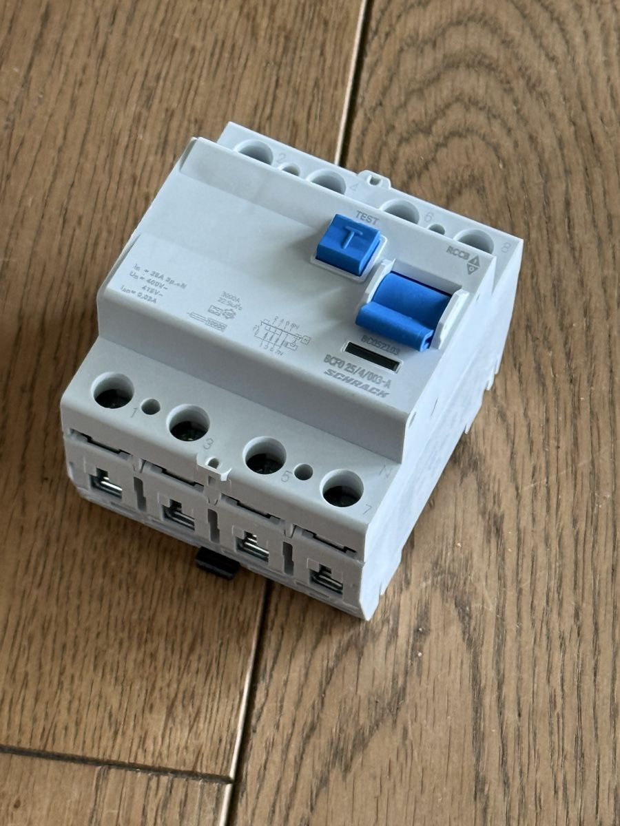 Interrupteurs: Schrack Fehlerstromschutzschalter BCFC0 25/4 003-A 4P Typ A – Neuf avec emballage d'origine à Uitikon-Waldegg par Rps 1