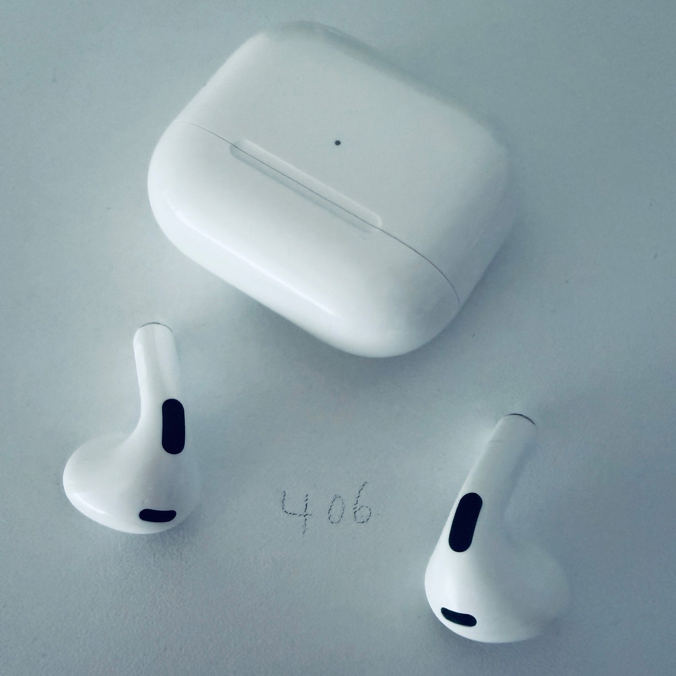 Apple Cuffie: Original Apple AirPods 3 Gen. Kopfhörer mit MagSafe Case – Usato da Basel venduto da MY.AIRPODS.SHOP 2
