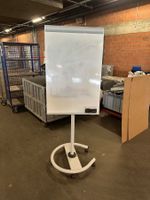 Magnetoplan Flipchart / Whiteboard mobil auf Rollen