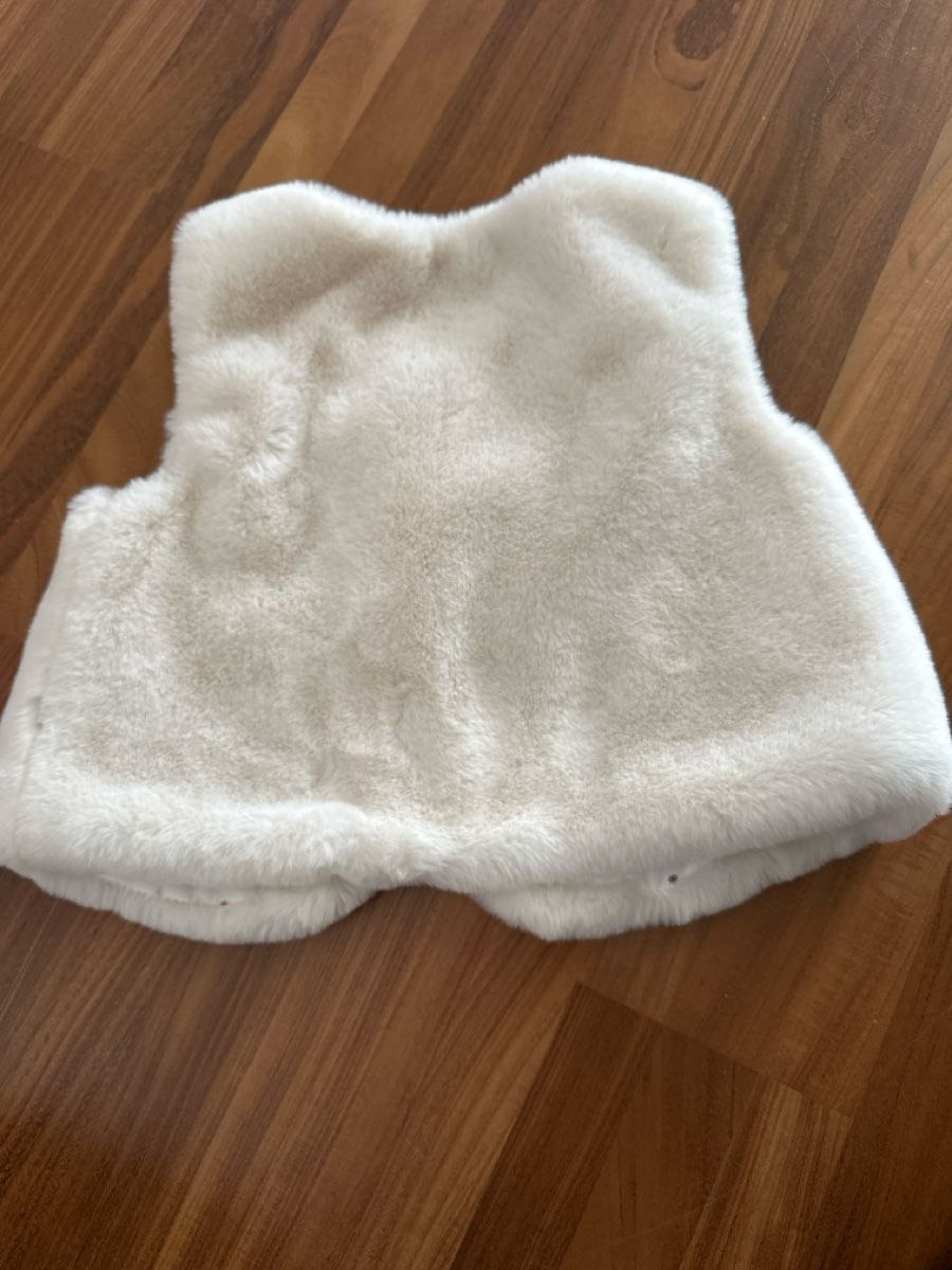 Altro abbigliamento per bambina: Gilet en fourrure – Usato da Veyras venduto da lolotte6971 1