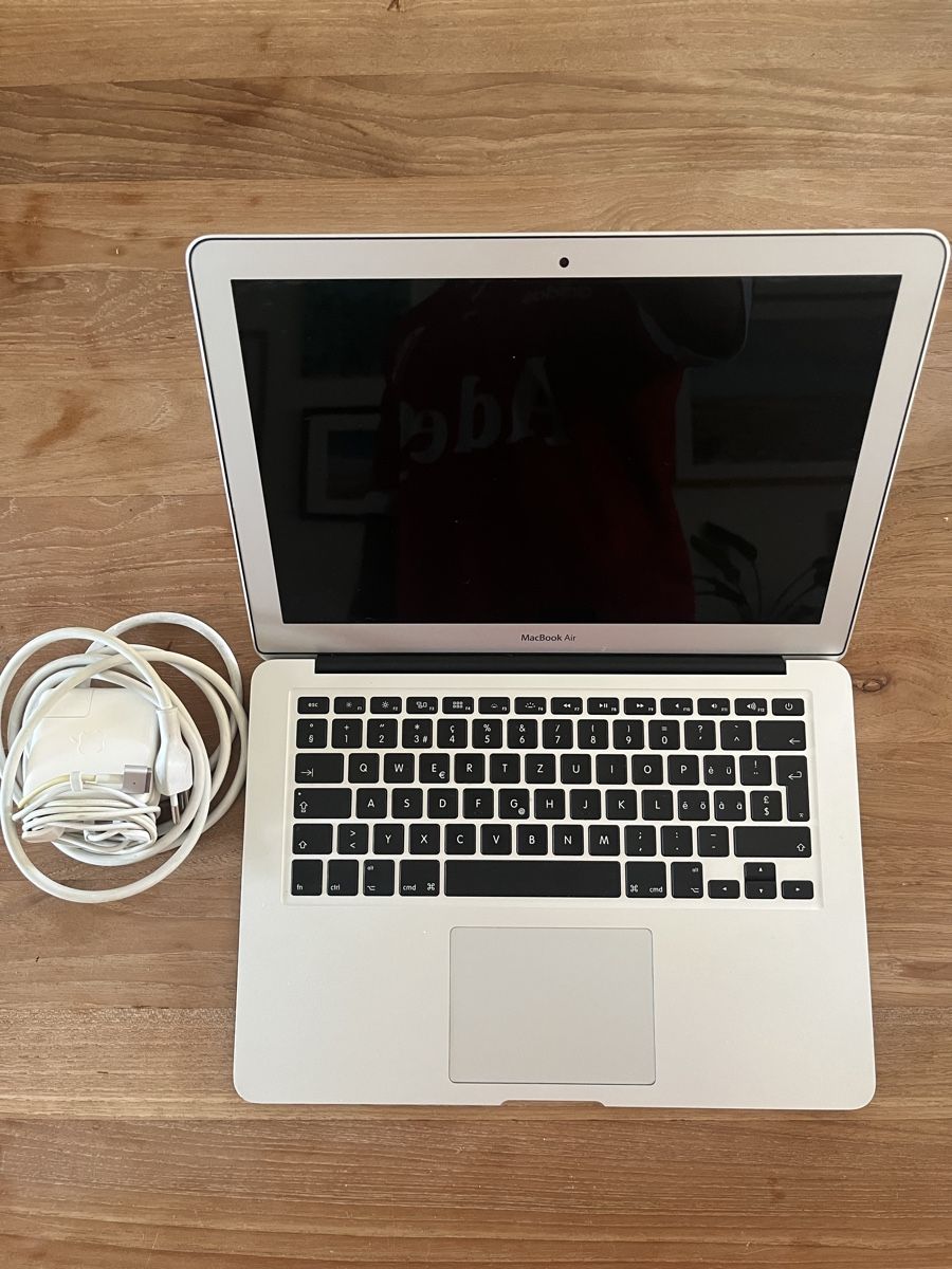 Apple Notebooks: MacBook Air 13 – Gebraucht aus Biel-Benken BL von vomfluss 2