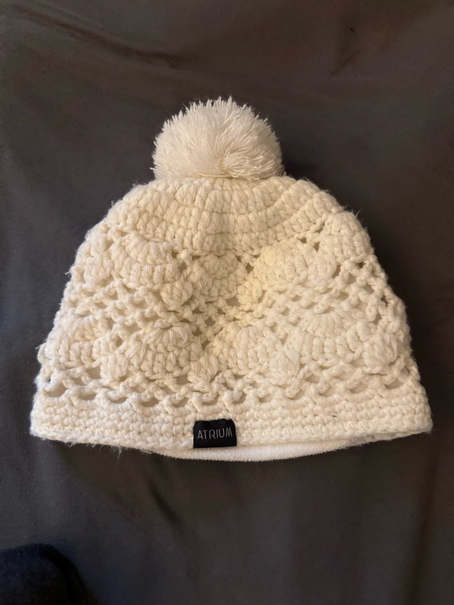 Autres vêtements femmes: Winterkappe – D'occasion à Goldingen par Wibli96