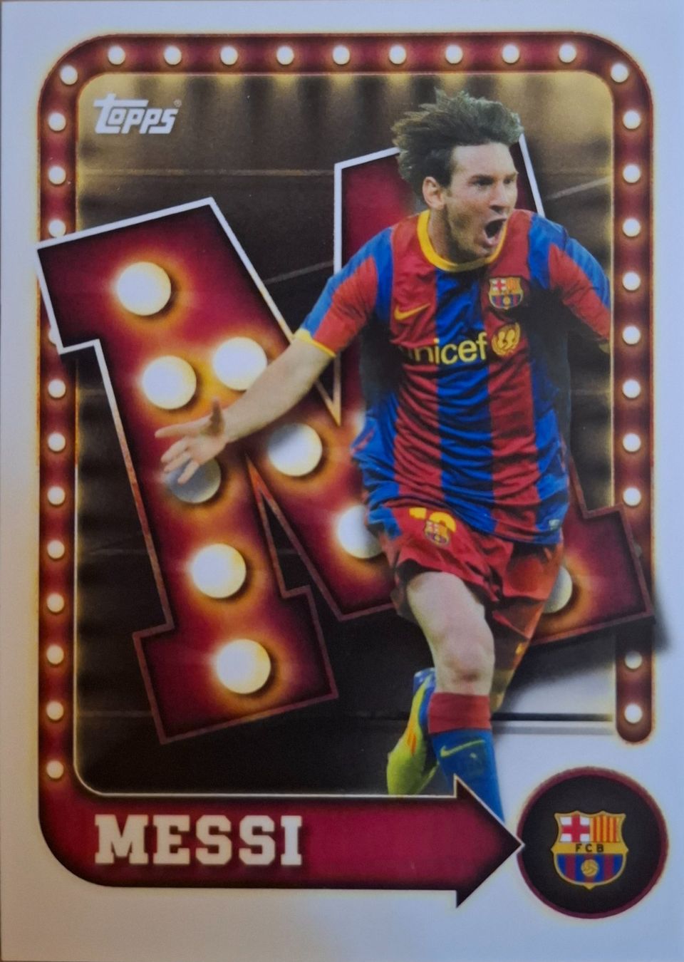 Topps Carte collezionabili: Topps Collector Tin 25/26 Barça Stadium Lights Messi – Nuovo (secondo la descrizione) da Binz venduto da tri_nj88