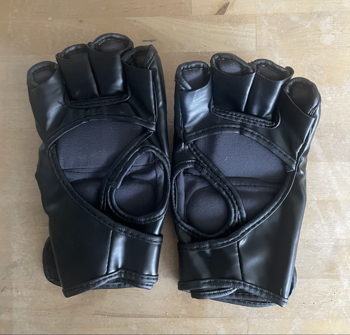 Gants & mitaines : MMA Handschuhe, schwarz – D'occasion à Zürich par joh_89d8 1