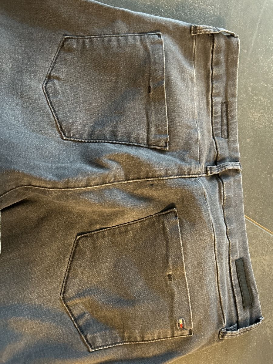 Jeans: Hilfiger Modell Jegging Fit – Gebraucht aus Wichtrach von henzmann1 2