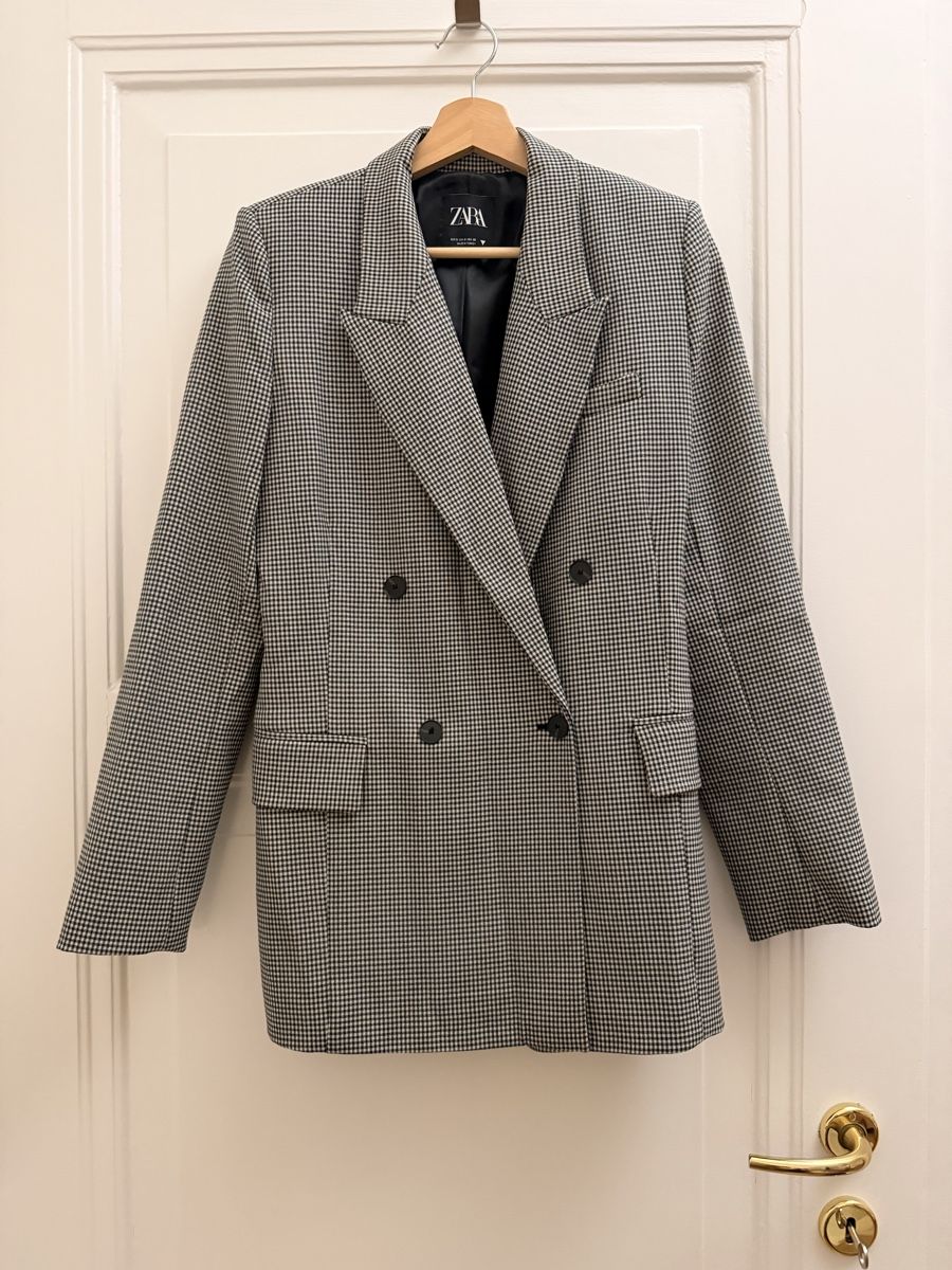 Zara Vestes: Zara Blazer Checkered Double Breasted Size S – D'occasion à Lausanne par bea_z8jl