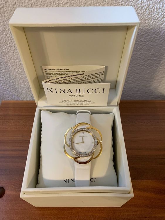 Magnifique montre Nina Ricci Acheter sur Ricardo