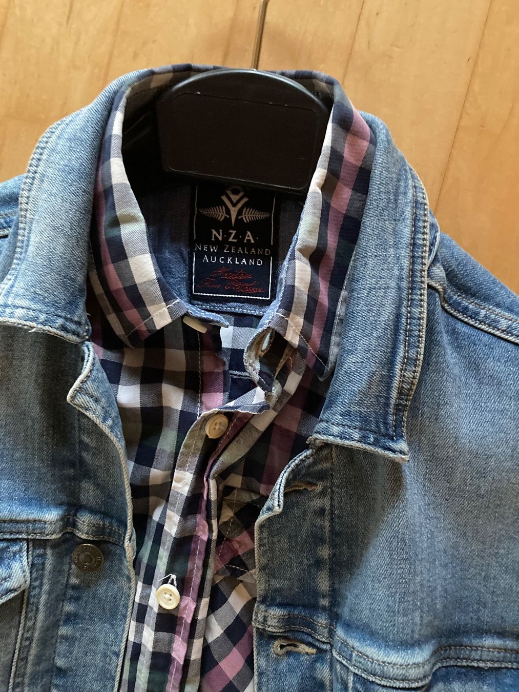 Jacken: Jeansjacke mit Hemd – Gebraucht aus Eggiwil von onedollar02