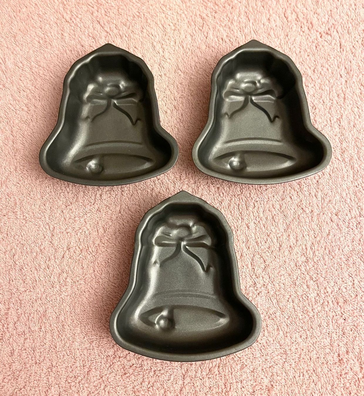 Moules à gâteaux: 3 Glocken Backformen – Neuf avec emballage d'origine à Basel par Seifehuesli 2
