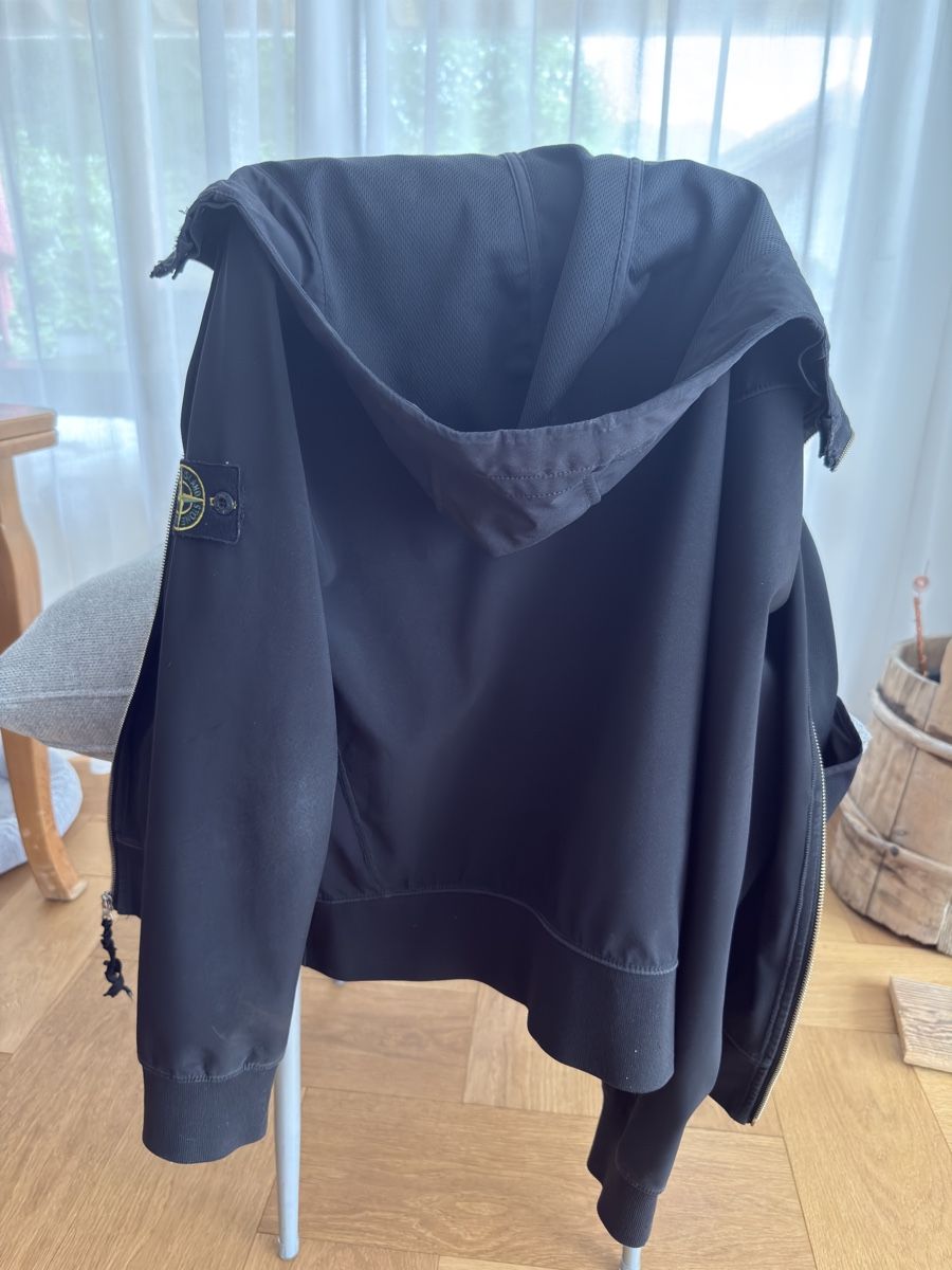 Stone Island Giacche: Schwarze Stone Island Soft Shell Jacke Gr. S – Usato da Sils im Domleschg venduto da Exar93 2