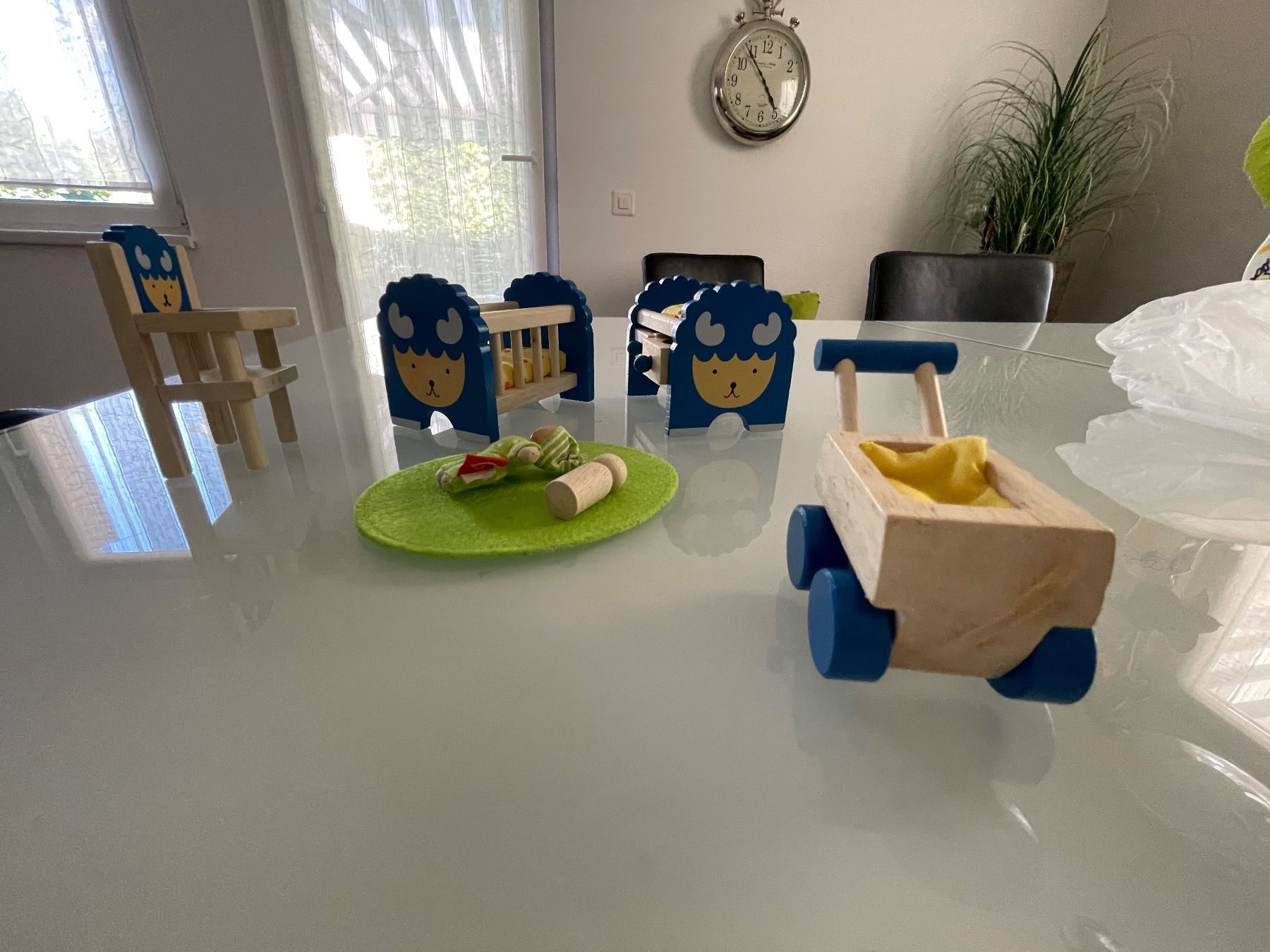Case e mobili per bambole: Puppenstubenmöbel -bebezimmer holz – Usato da Pfeffingen venduto da Purzzeli 2