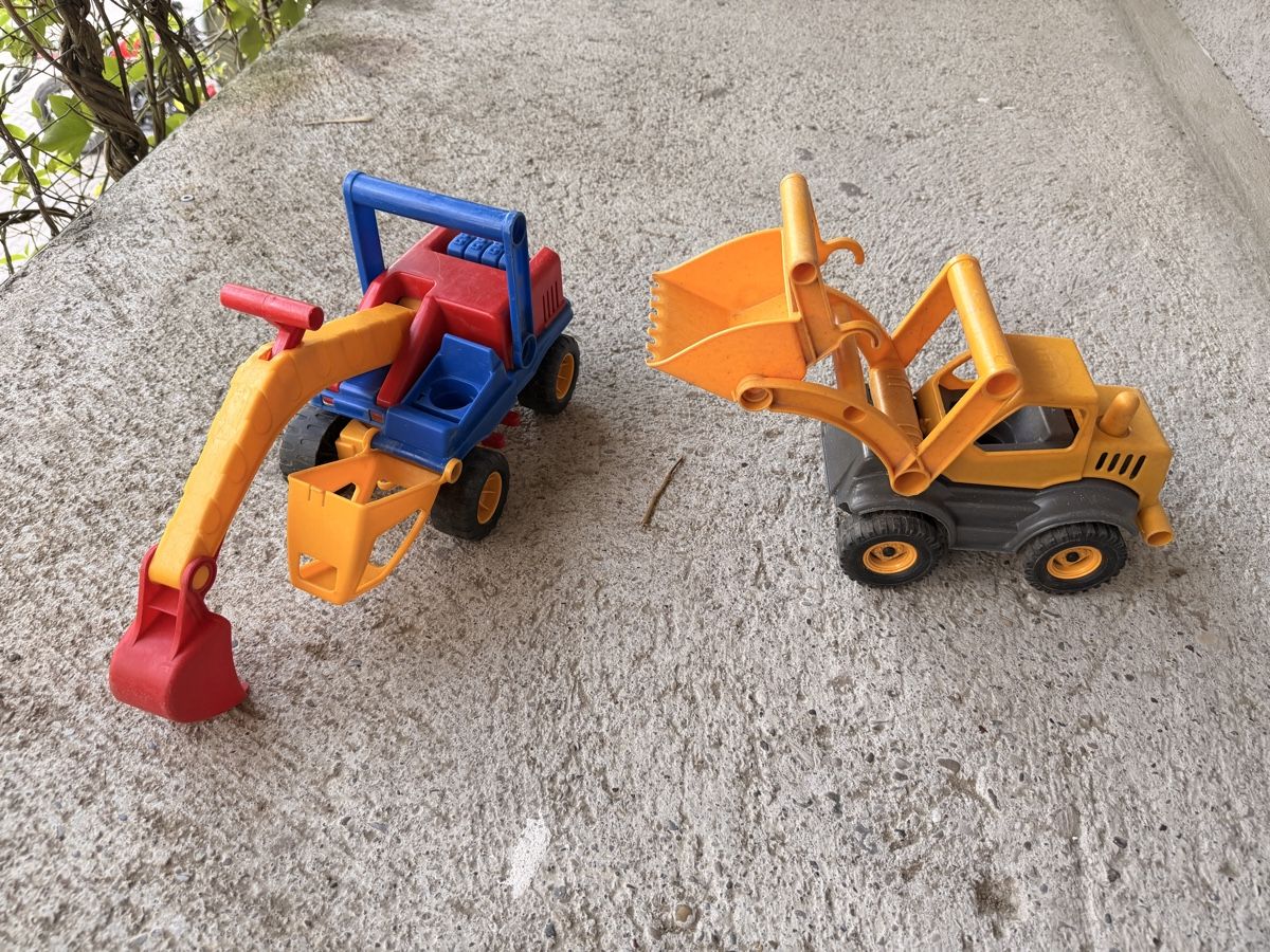 Spielzeuge: Sandspielzeug Set Crocodilien 2 Pistolen + Eis + Bagger – Gebraucht aus uster von amplid02 2