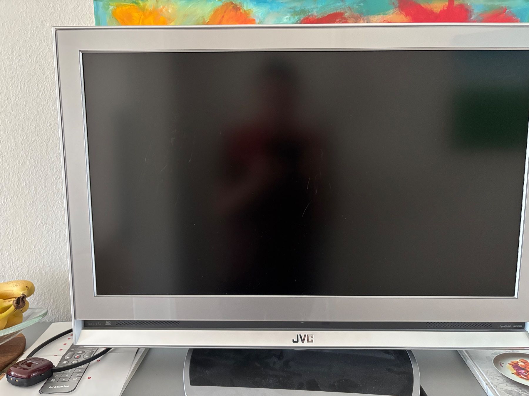 JVC Fernseher: JVC LCD ideal für Ferienwohnung oder kleine Wohnung – Gebraucht aus Küssnacht am Rigi von Sam51