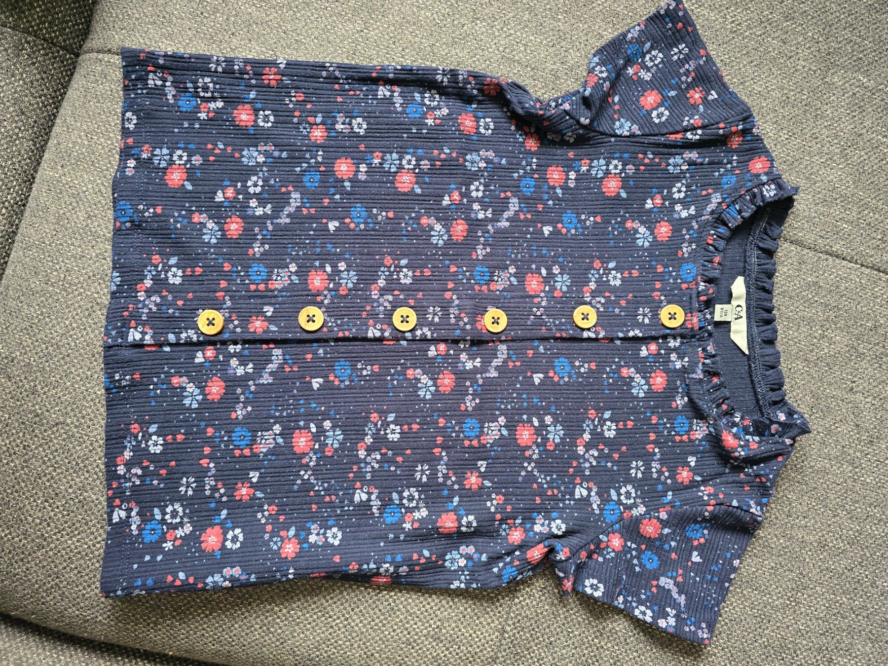 Camicette, T-shirt & Top: T-Shirt Gr. 128 – Usato da Büttikon AG venduto da Amineah