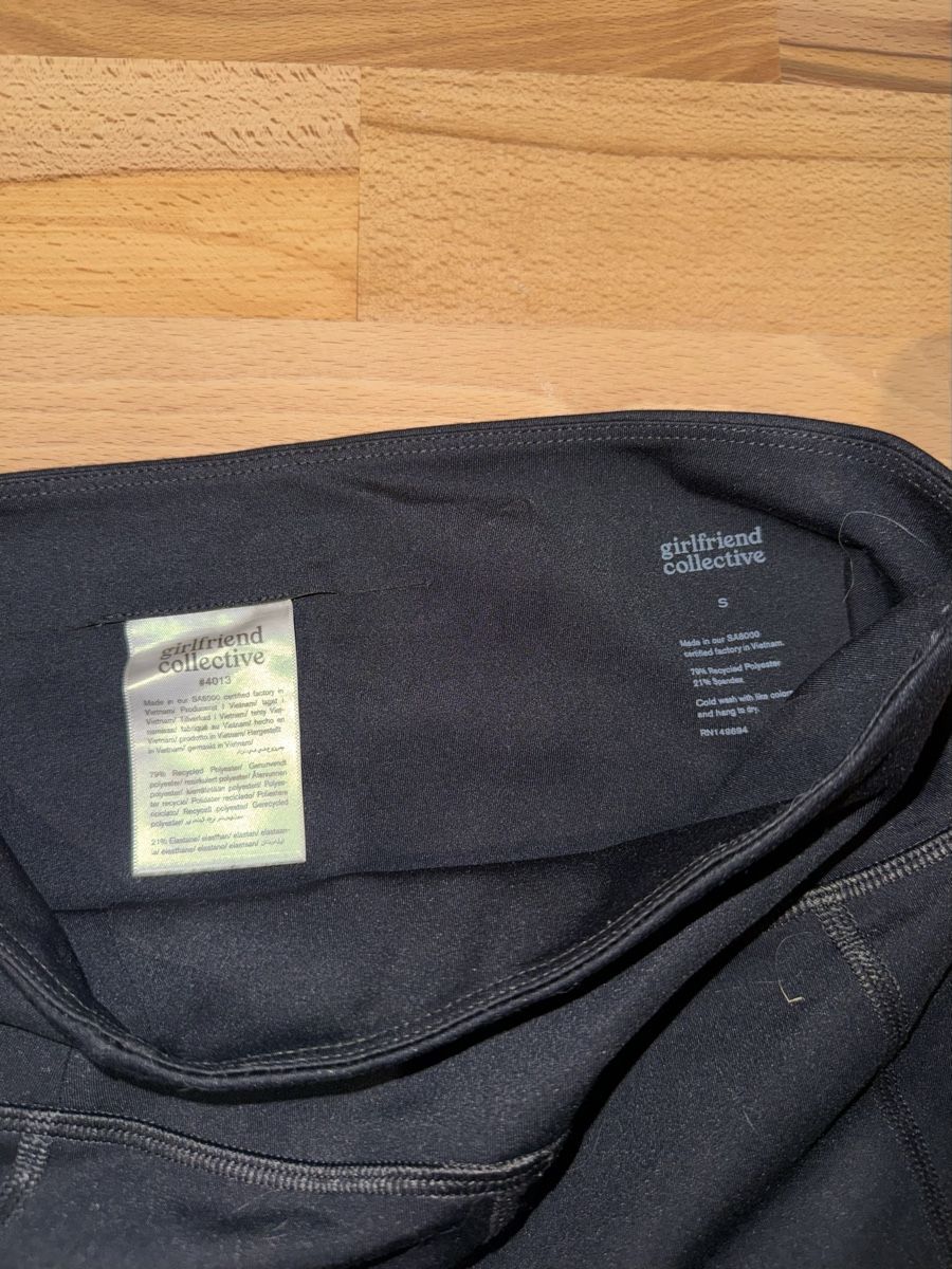 Pantaloni: Black run short GIRLFRIEND COLLECTIVE – Nuovo (secondo la descrizione) da Fontainemelon venduto da erin.blm 1
