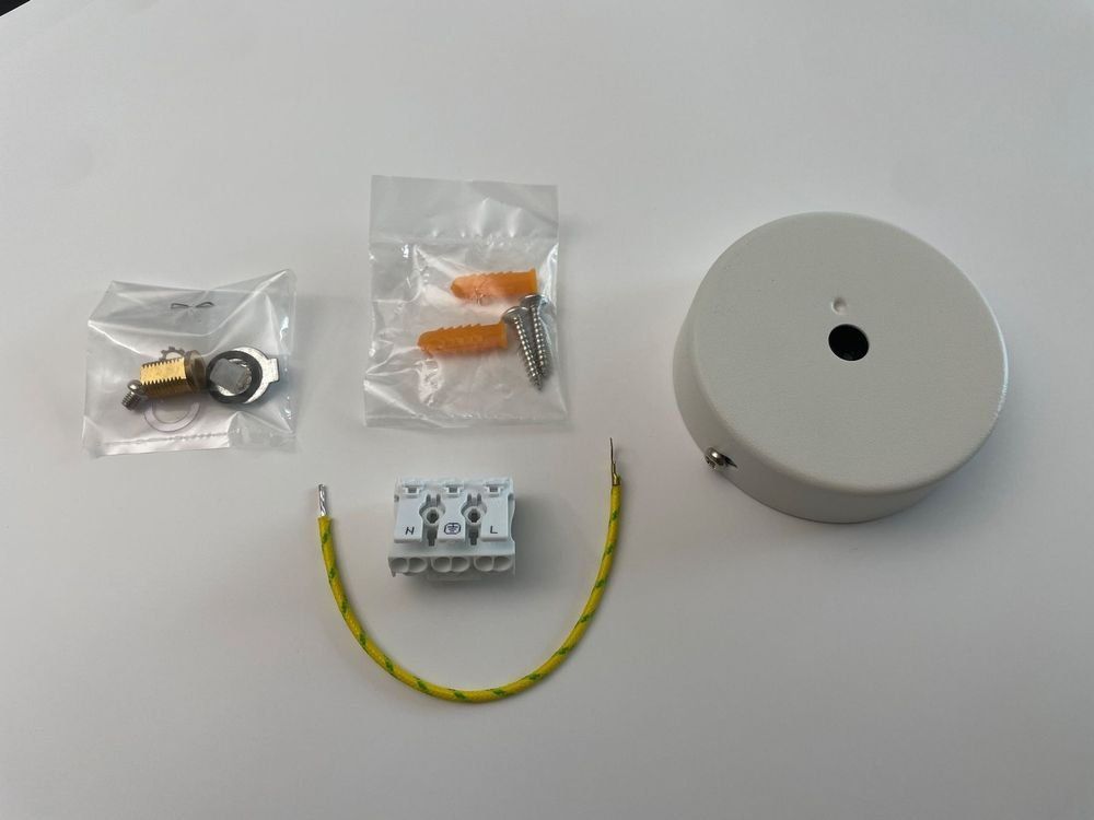 Lampadari & plafoniere: 50 Stück Leuchten-Deckenrosette (versch. Farben) – Nuovo e nell'imballaggio originale da Neunkirch venduto da liquidationen_8152 2