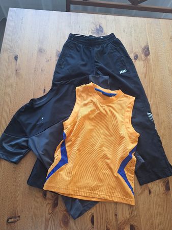 Sportkleiderset Grösse 128