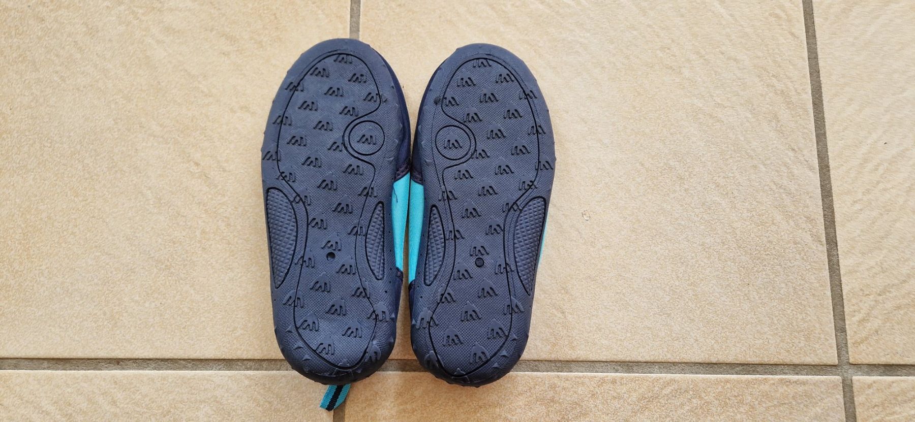Scarpe per ragazzi: Badesandalen / Badeschuhe gr. 35 – Usato da Zeiningen venduto da rimoni 1