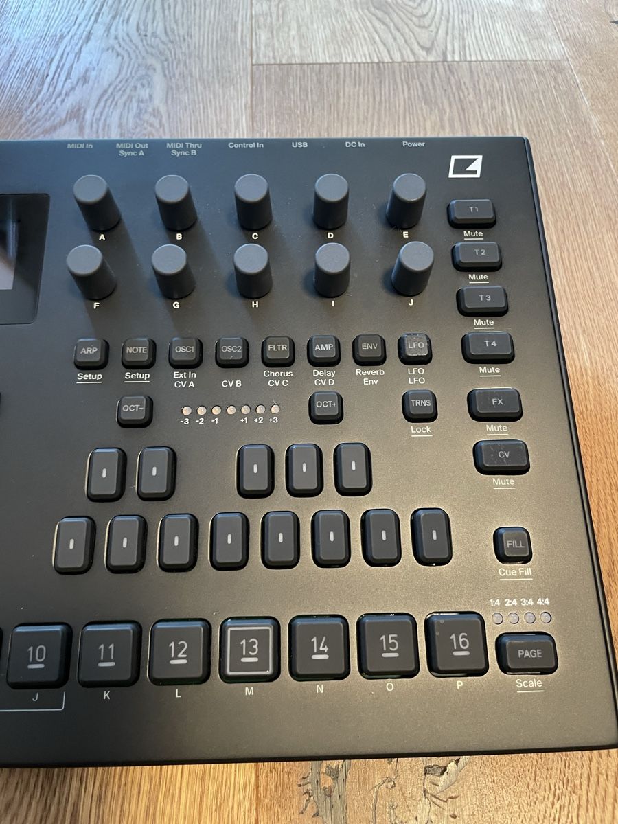 Elektron Strumenti musicali: Elektron Analog Four MKII – Nuovo (secondo la descrizione) da Mühlau venduto da sve_56c8 2