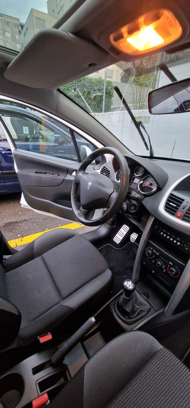Peugeot Autos: peugeot 207 – Gebraucht aus Schlieren von Lumturie02 6