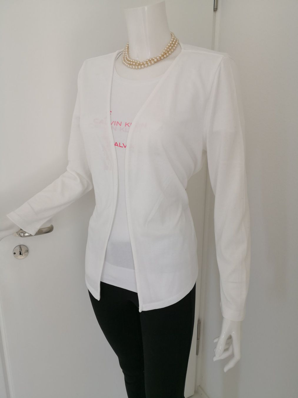 Jacken: 🤩STRICK-CARDIGAN WEISS – Gebraucht aus Olten von Naja-Twins-Twins 2