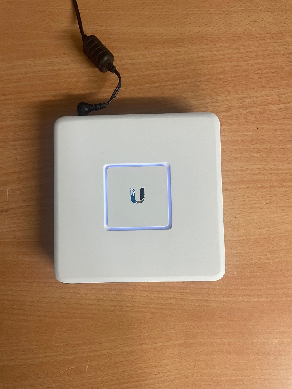 Firewall: Ubiquiti UniFi Sécurity Gateway – Usato da Sion venduto da Bang-OlufsenSion 1