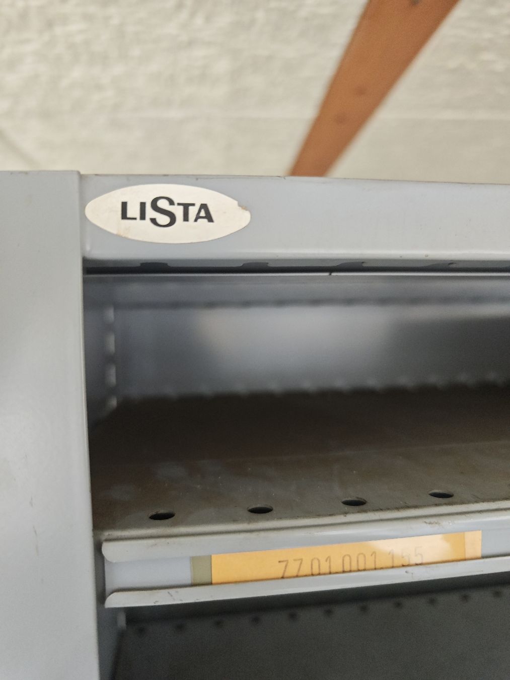 Lista Scaffali: Lista Werkstattregal Metall grau mit Fächern  – Usato da Bettlach venduto da jasonm 1