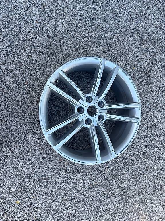 Tesla Cerchioni: Jante 20 pouces Tesla modèle S – Usato da Reverolle venduto da Bordry