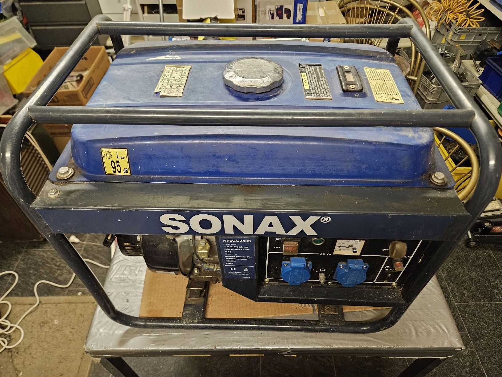 Generatori di corrente: SONAX Stromerzeuger NPEG 2400, 2.0kW... – Difettoso da Oberburg venduto da znas 2