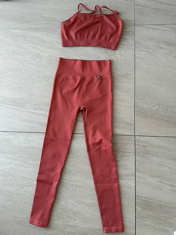 Lots de vêtements: Sport set – D'occasion à Zwingen par KatjaM