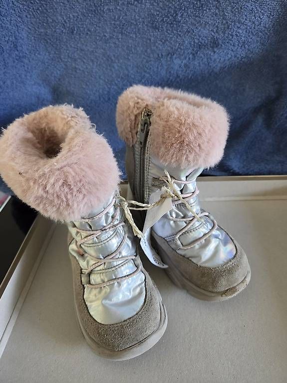 Scarpe per ragazze: Winterstiefel Gr 23 – Usato da Lausen venduto da ral_sv9t 2