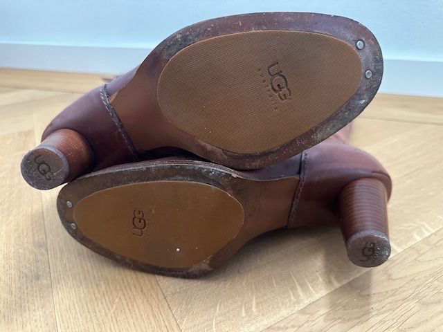 Ugg Scarpe da donna: Braune UGG Stiefel "Raya" Leder/Wildleder, Gr. 39 – Usato da Rheineck venduto da Evi170 3