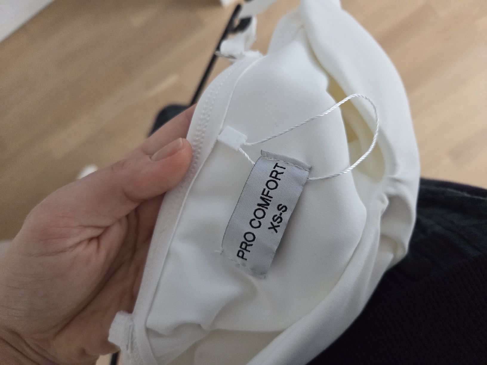 Tops: Elegantes, weisses Sommer Top – Neu (gemäss Beschreibung) aus Bülach von Recherchieren 4