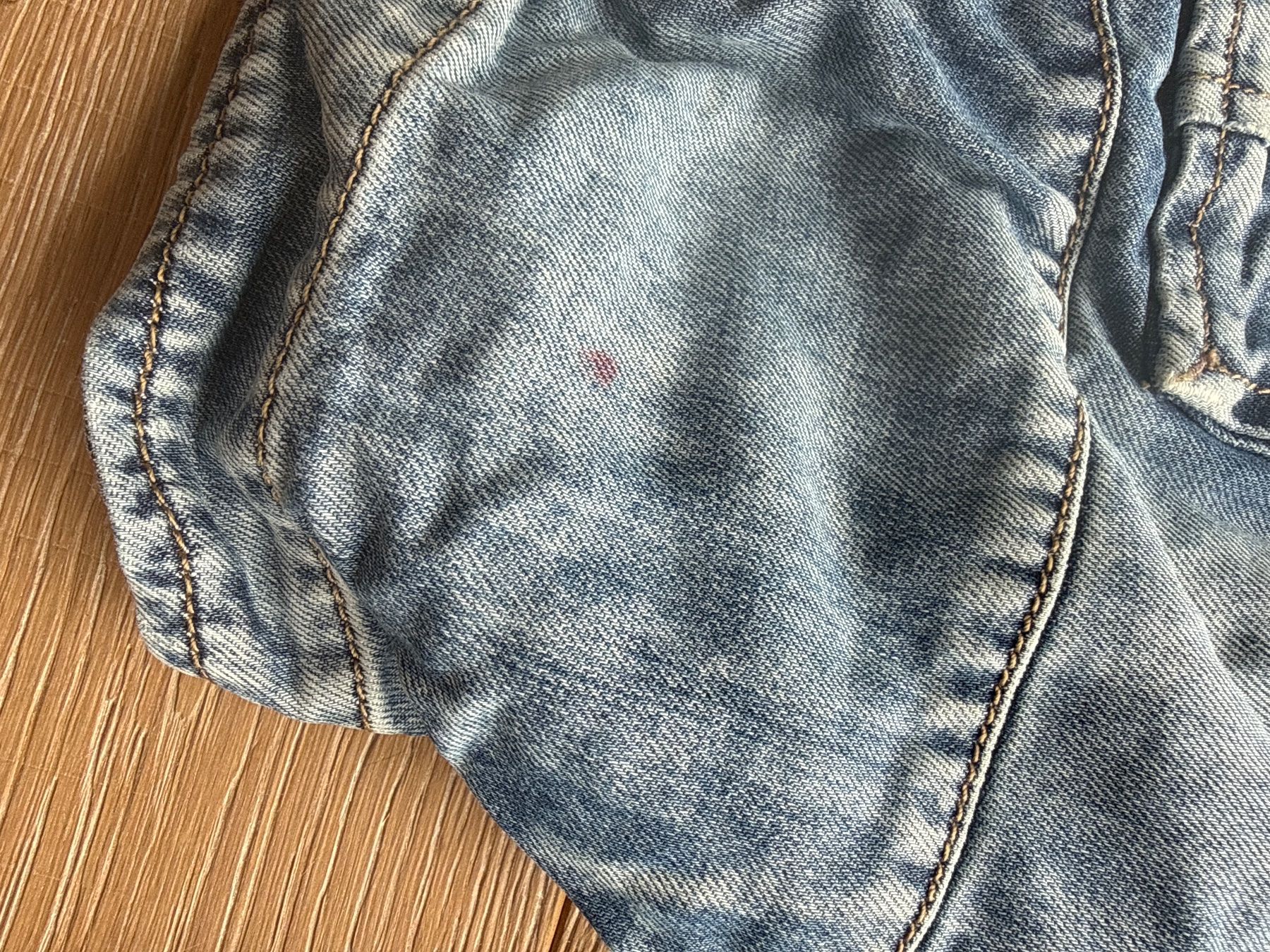 Catimini Pantaloni: Catimini Jeansshorts Gr. 126 – Usato da Himmelried venduto da Dievole 2