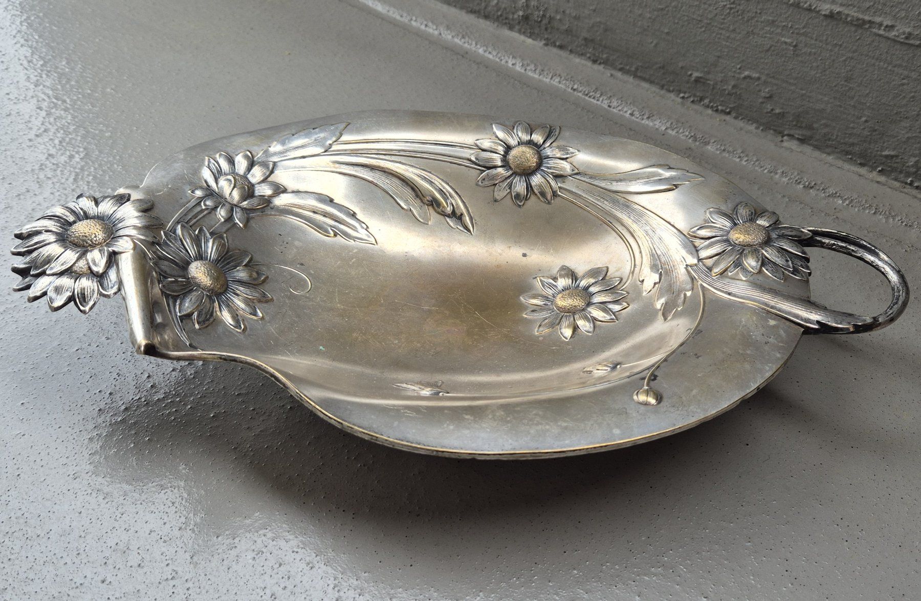 WMF Ciotole: WMF Jugendstil-Schale mit Blumendekor – Usato da Zürich venduto da brinkosos 2