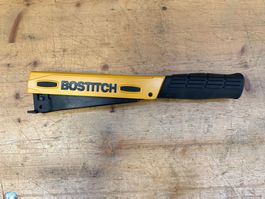 Bostitch Hammertacker H30-8 mit Auflageplatte
