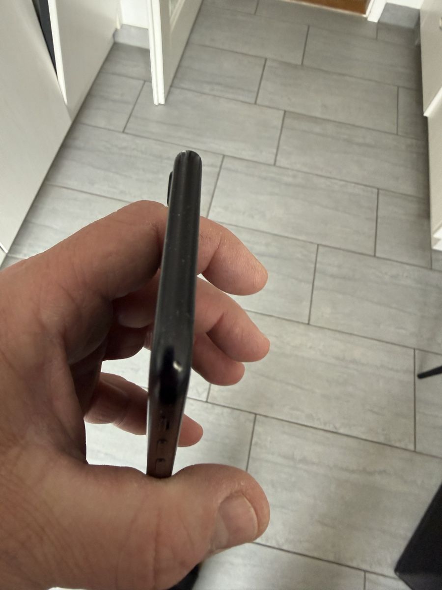 Apple Telefoni cellulari / Smartphones: Apple IPhone SE 2021 – Usato da Chur venduto da pau_vv7k 7