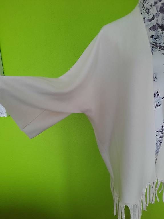 Sonstige Damenmode: Damen Poncho / Cape ungetragen – Gebraucht aus Buchs SG von miska01 2