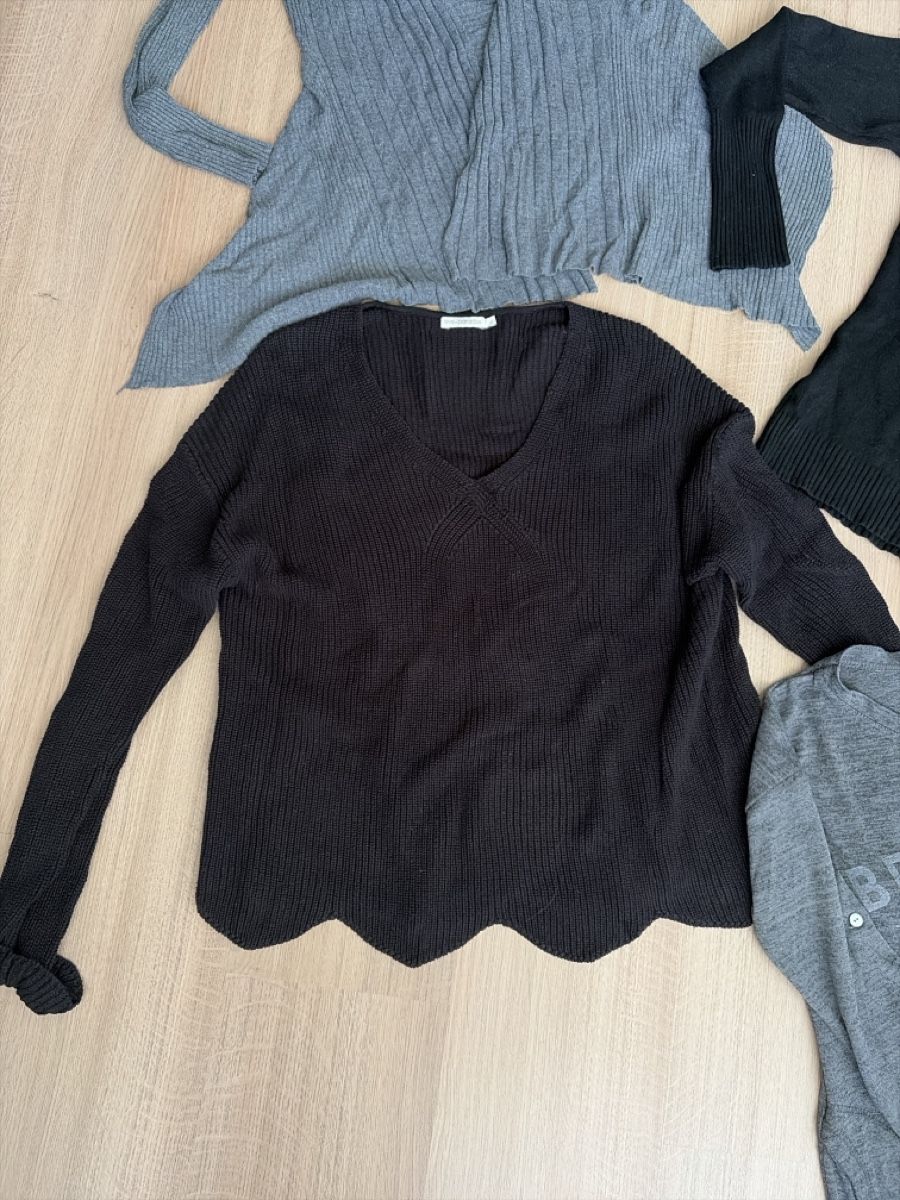 Lots de vêtements: Damen Pullover & Strickjacken verschiedene Farben 6 Stk – D'occasion à Meierskappel par Coke 4