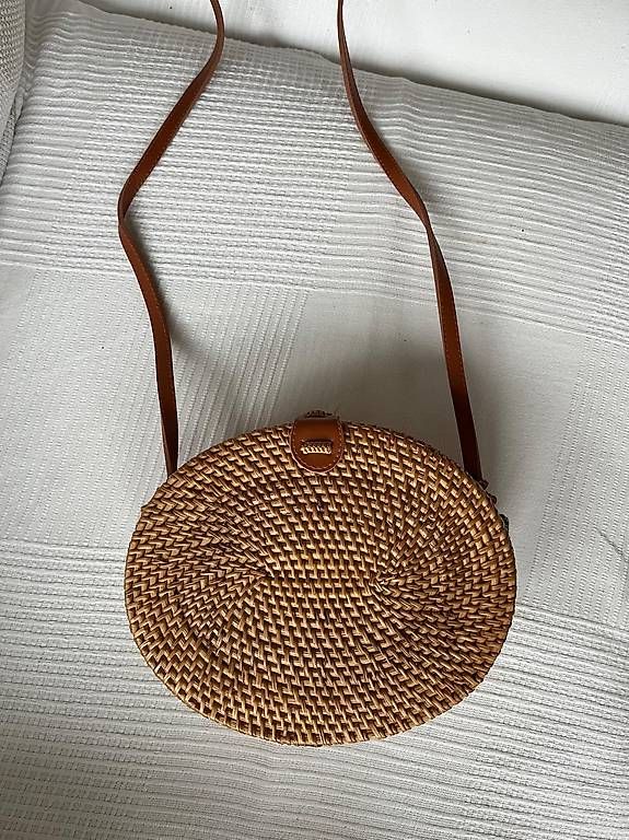 Sacs femmes: Bag in raffia good condition – D'occasion à Zürich par mai_bwh6
