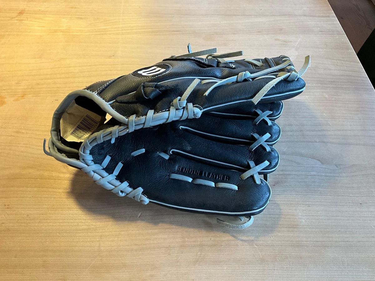 Guanti & manicotti: Wilson Baseball Handschuh Gr. 12 – Usato da Aathal-Seegräben venduto da Pflip