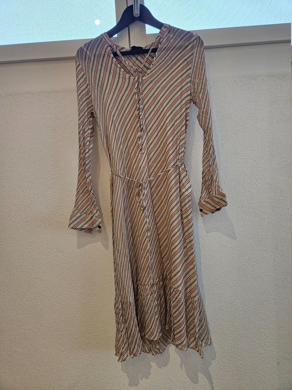 Vestiti: Second Female Kleid Gr. M beige gestreift – Usato da Seengen venduto da babawid 1